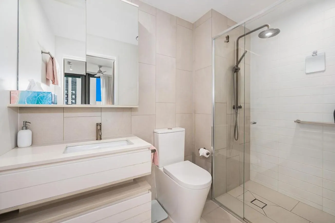 2 Bedroom Ocean-Viewing Apartment Gold Coast