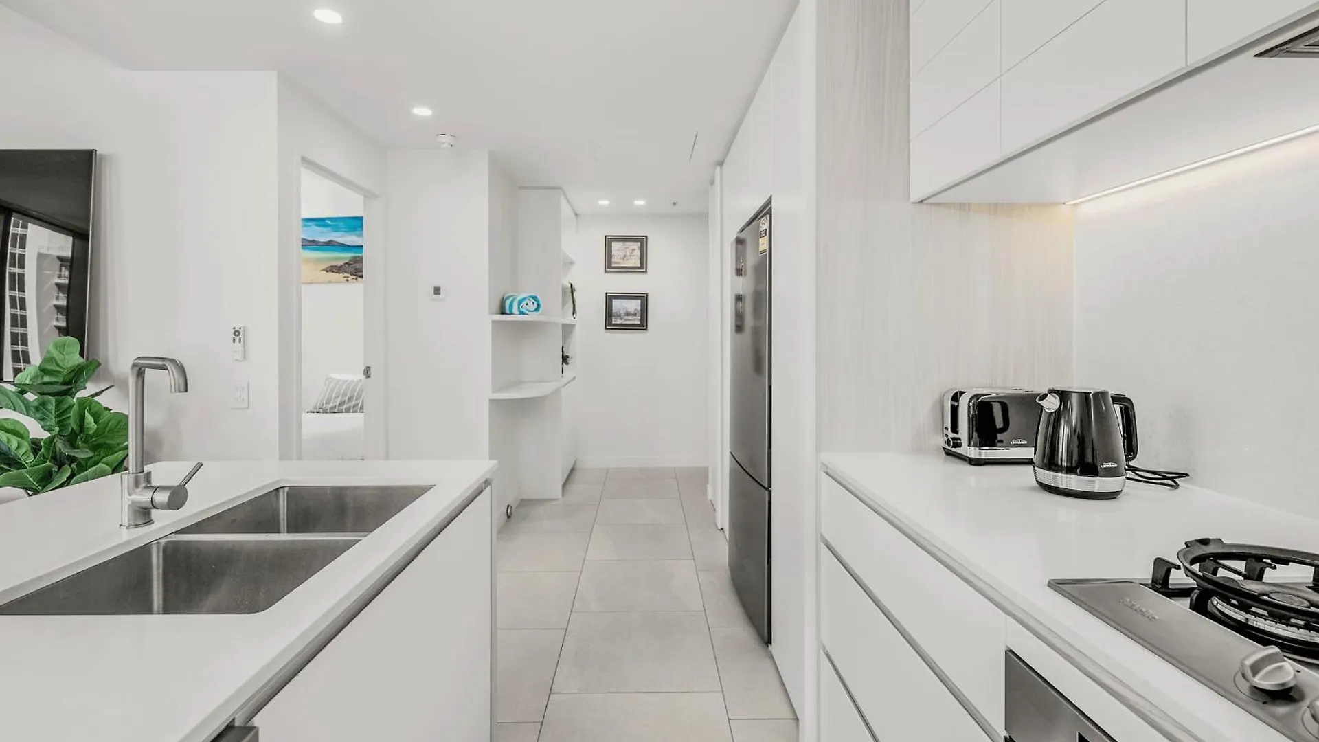 2 Bedroom Ocean-Viewing Apartment Gold Coast Australia