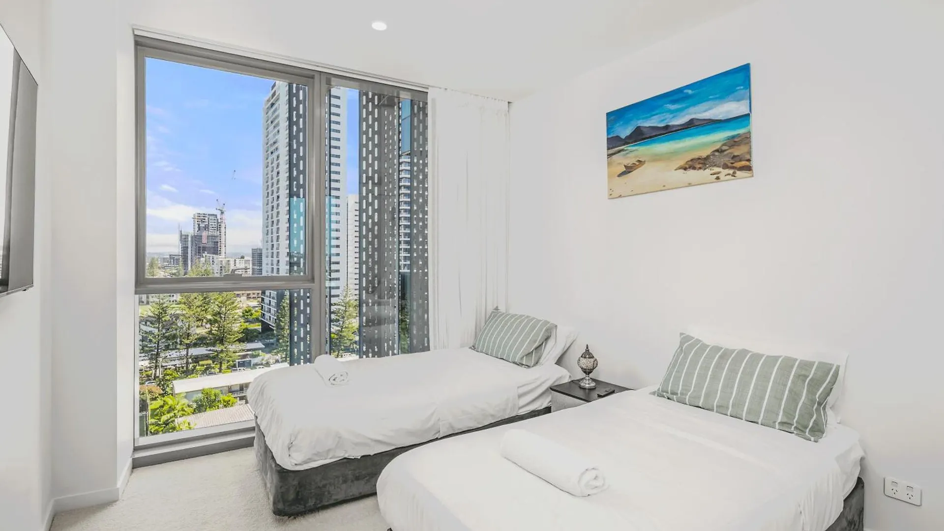 2 Bedroom Ocean-Viewing Apartment Gold Coast 0*,  Australia