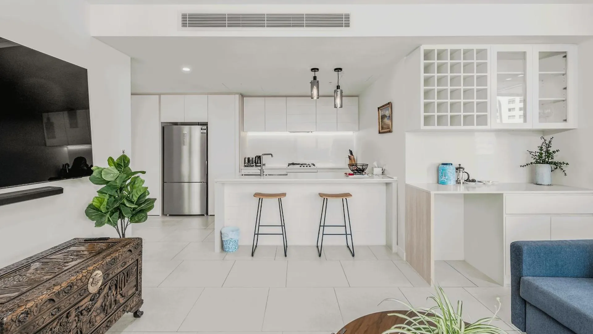 2 Bedroom Ocean-Viewing Apartment Gold Coast